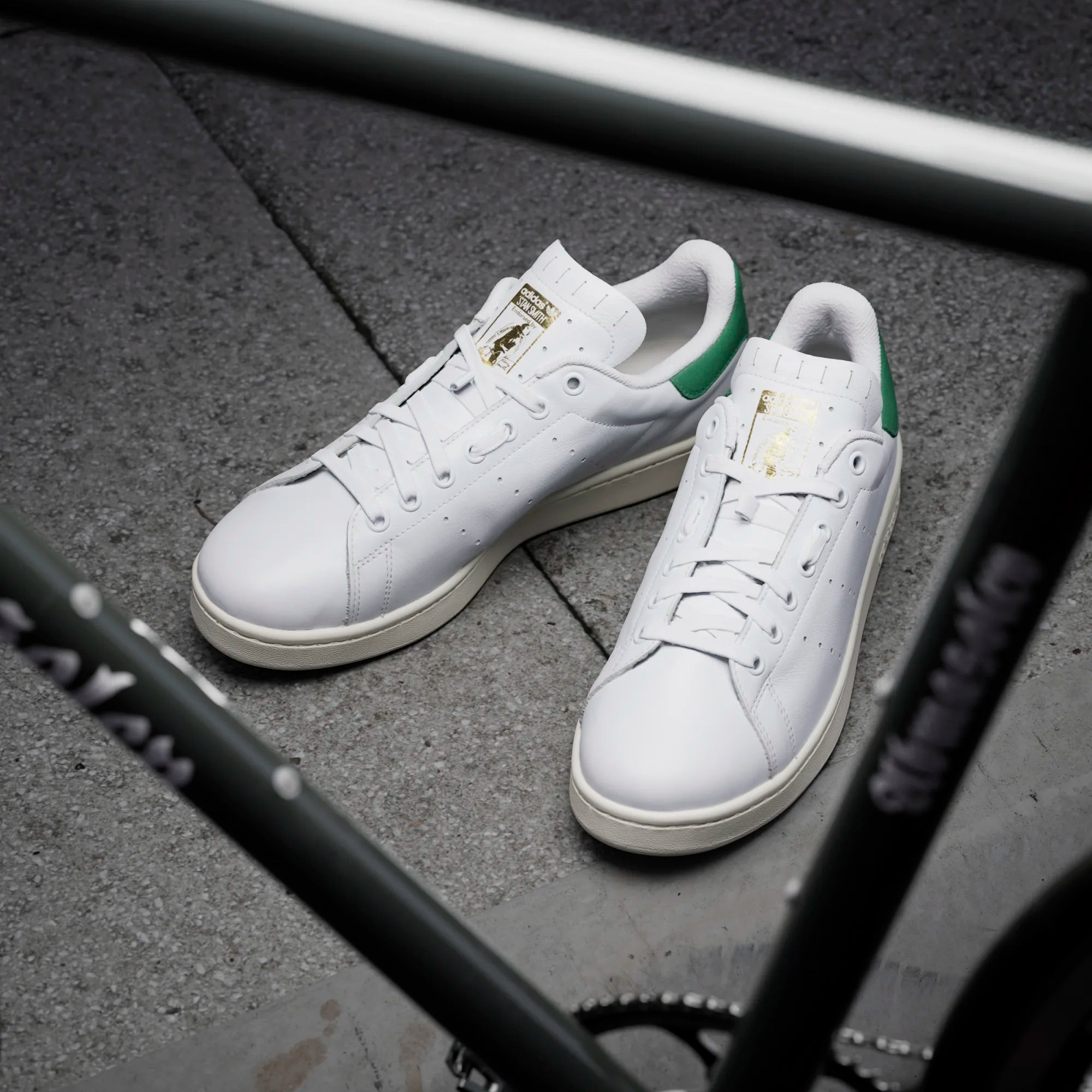 Adidas Velostan Smith shoes - White