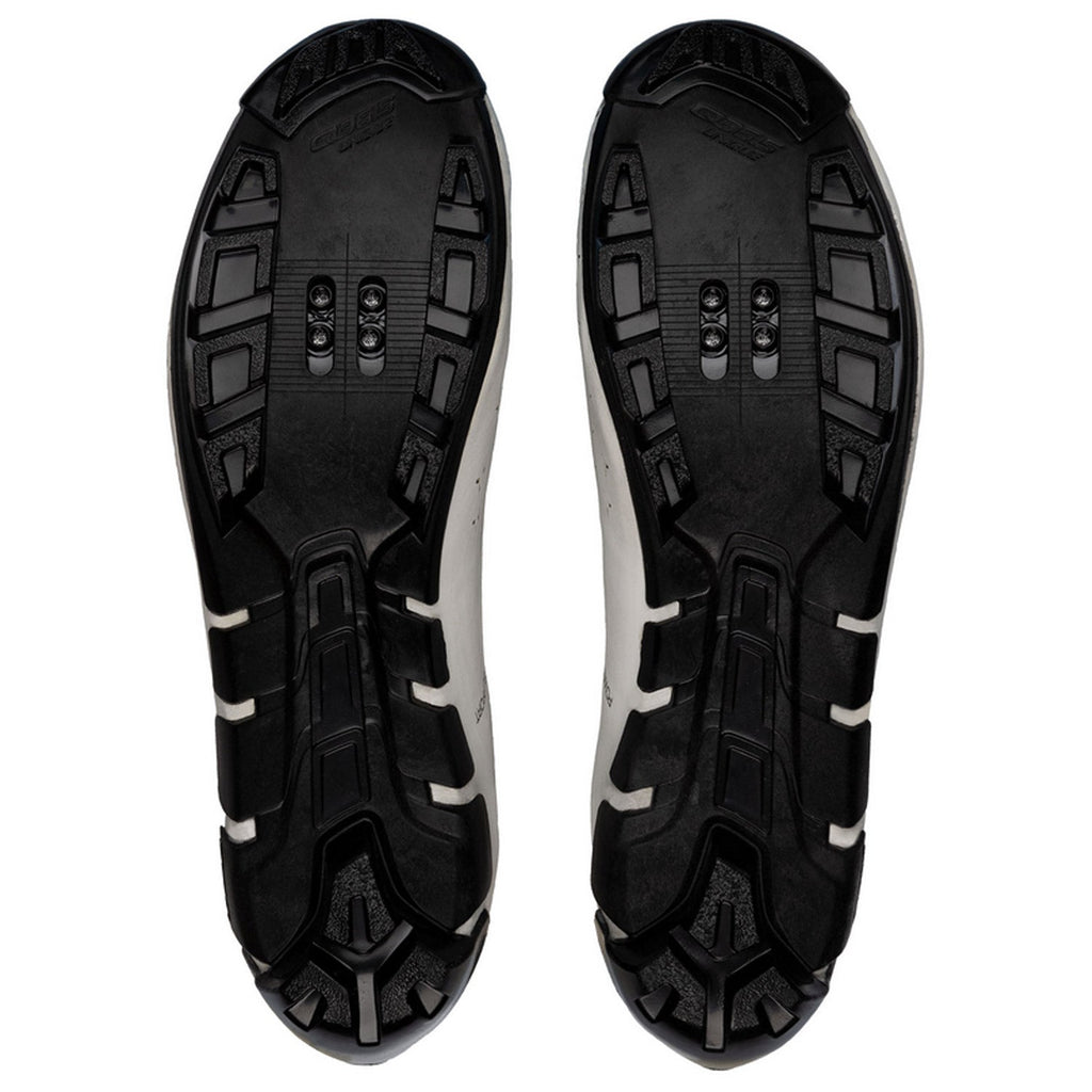 Q36.5 Unique Adventure shoes - White