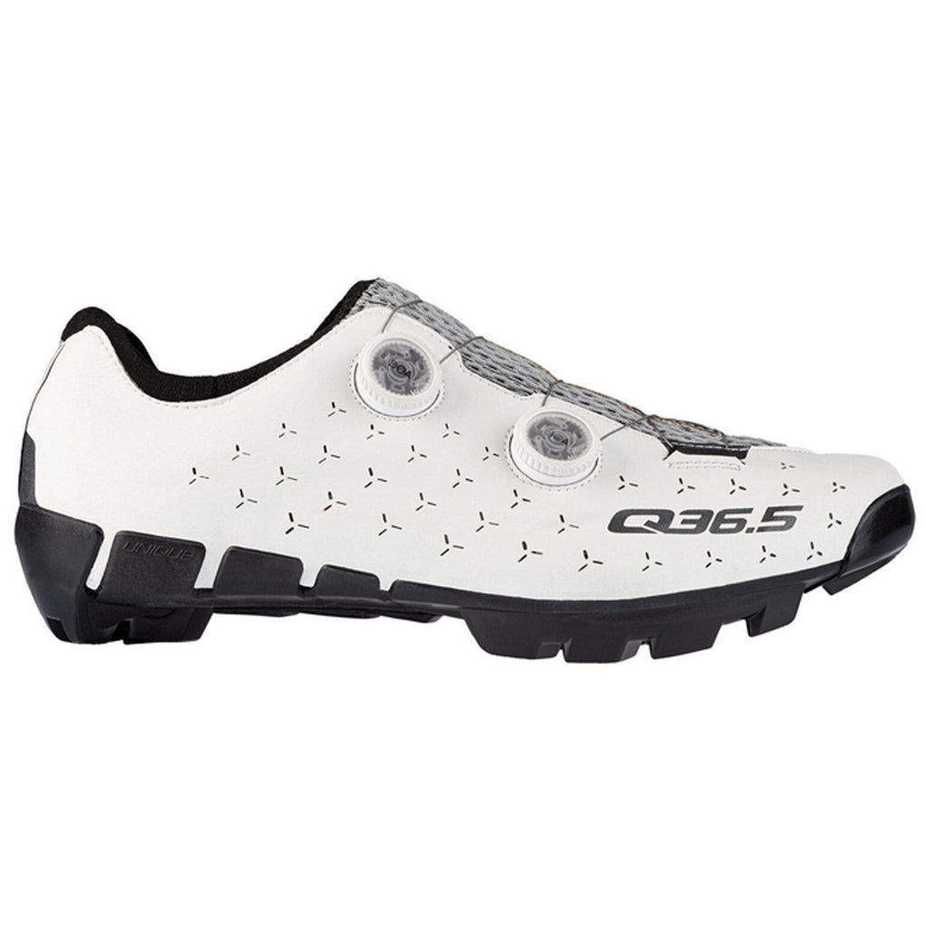 Q36.5 Unique Adventure shoes - White