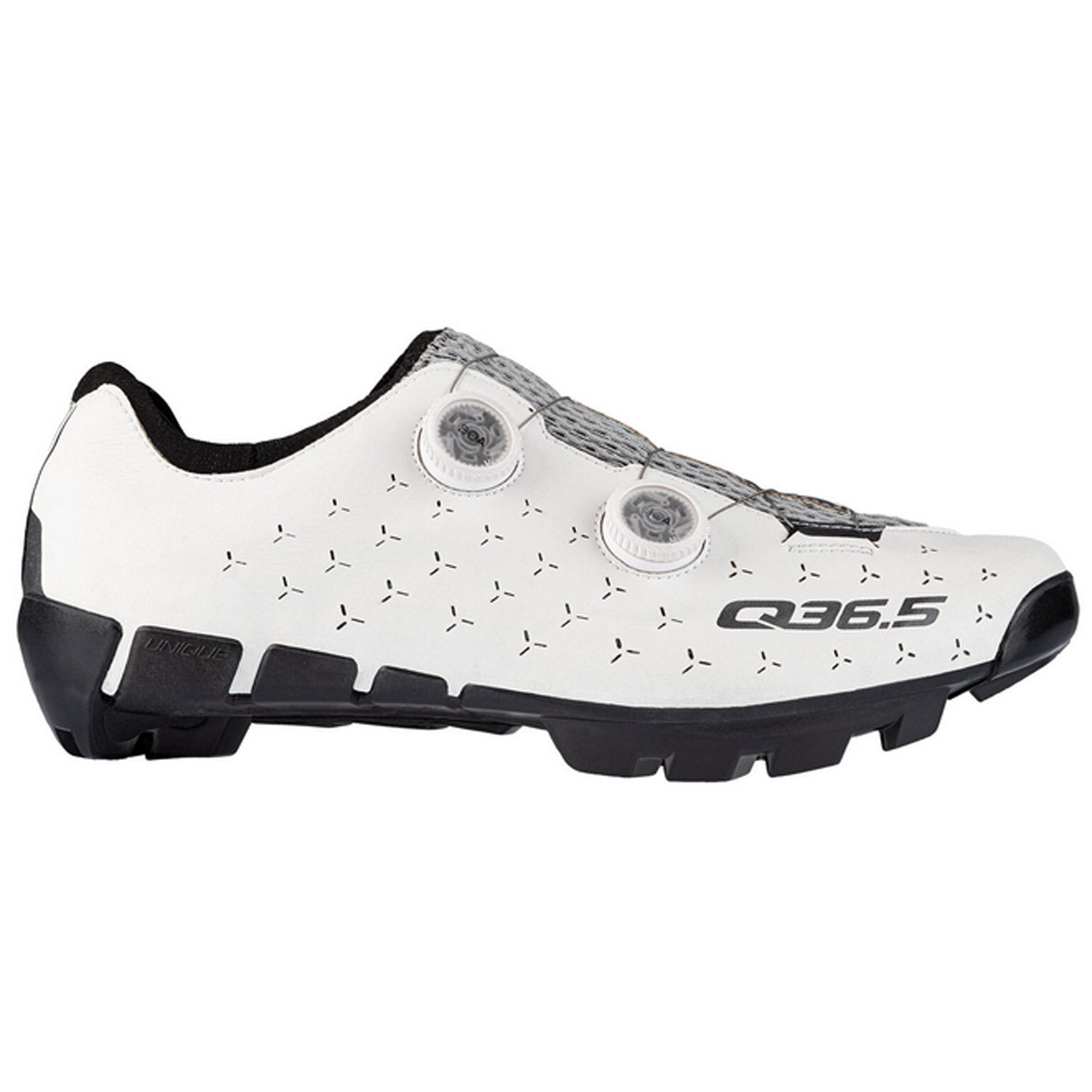 Q36.5 Unique Adventure shoes - White